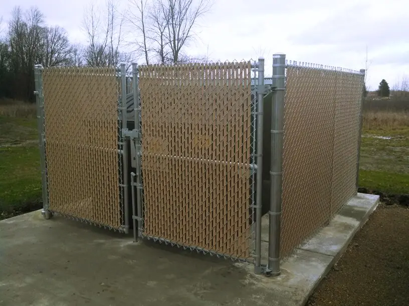 Commercial Galvanized Chain Link Dumpster Enclosure