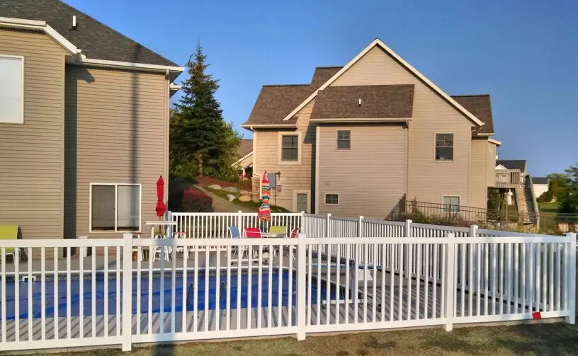 polyvinyl-fence
