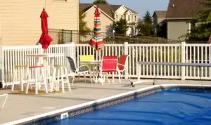 White Polyvinyl Pool Fence