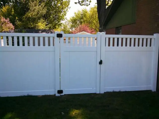 vinyl-fence