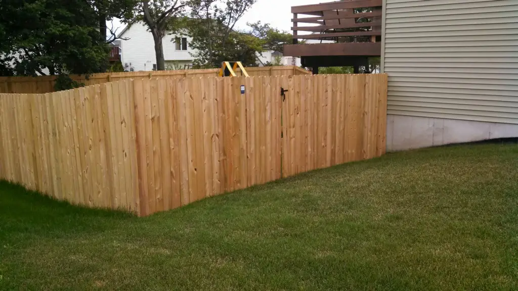 Treated-Dog-Eared-Wood-Fence_rockford_4-1