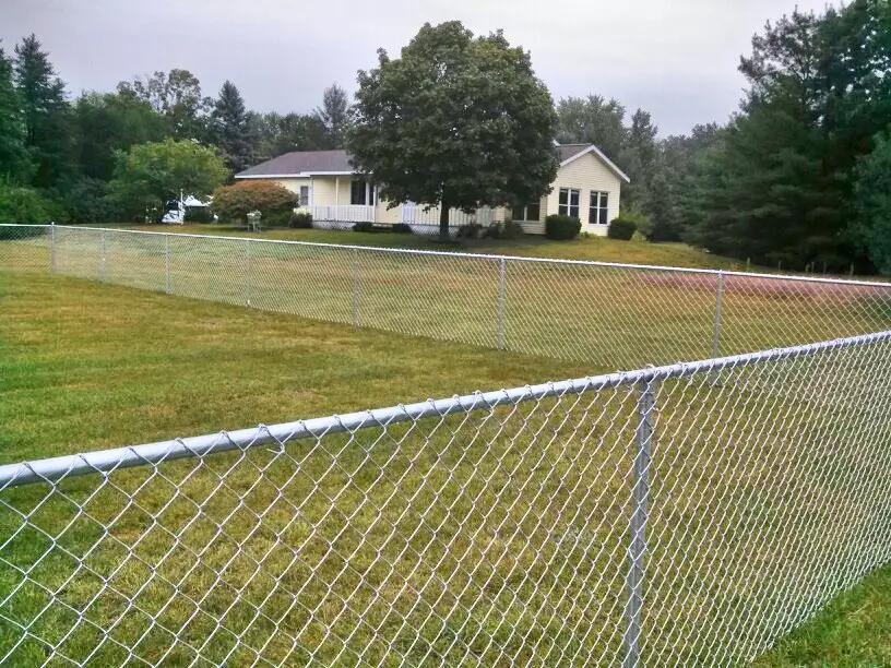 residential-chain-link-fence_galvanized-chain-link-fence_grand-rapids_2_Fotor(1)