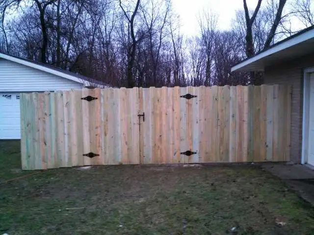 treated-wood_hampton-style_wood-fence_5(1)