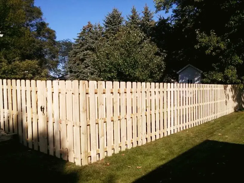 wood-privacy-fence_shadowbox-wood-privacy-fence_hudsonville_15_Fotor-1(1)